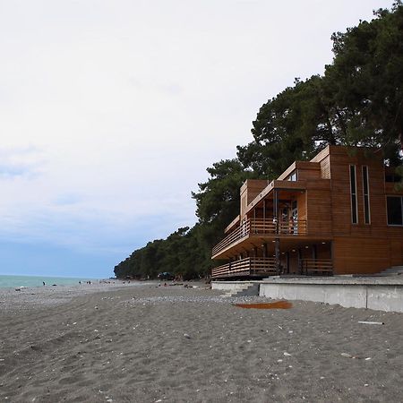 Hotel Kiparis Pizunda Bagian luar foto