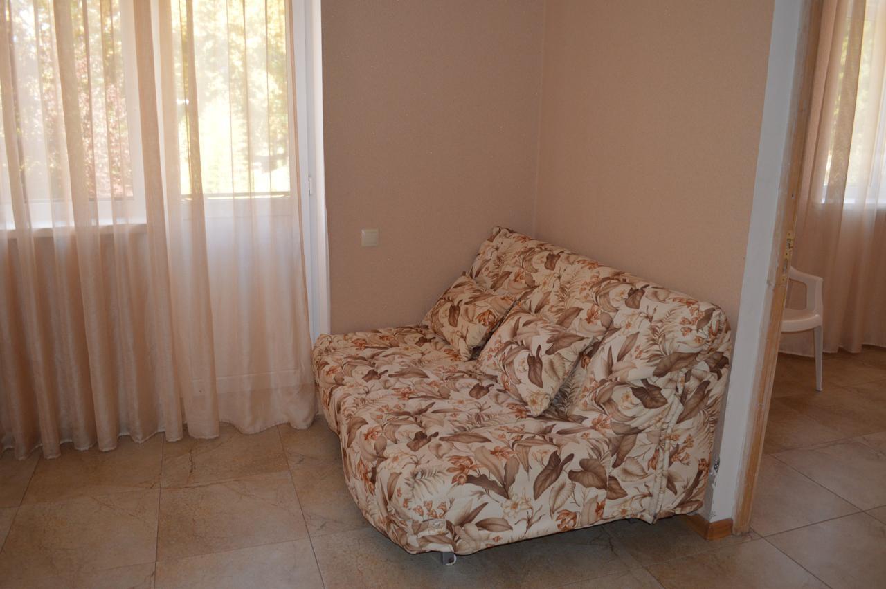 Hotel Kiparis Pizunda Bagian luar foto