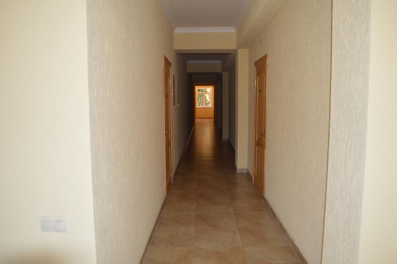 Hotel Kiparis Pizunda Bagian luar foto