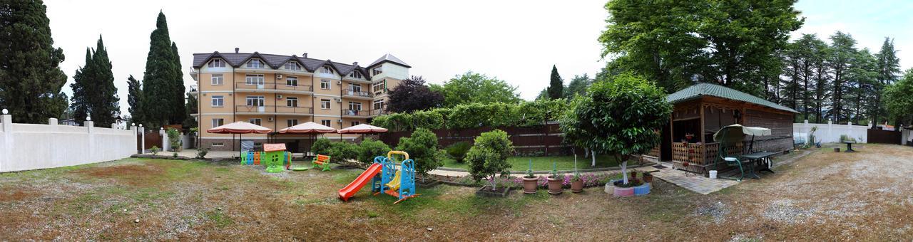 Hotel Kiparis Pizunda Bagian luar foto