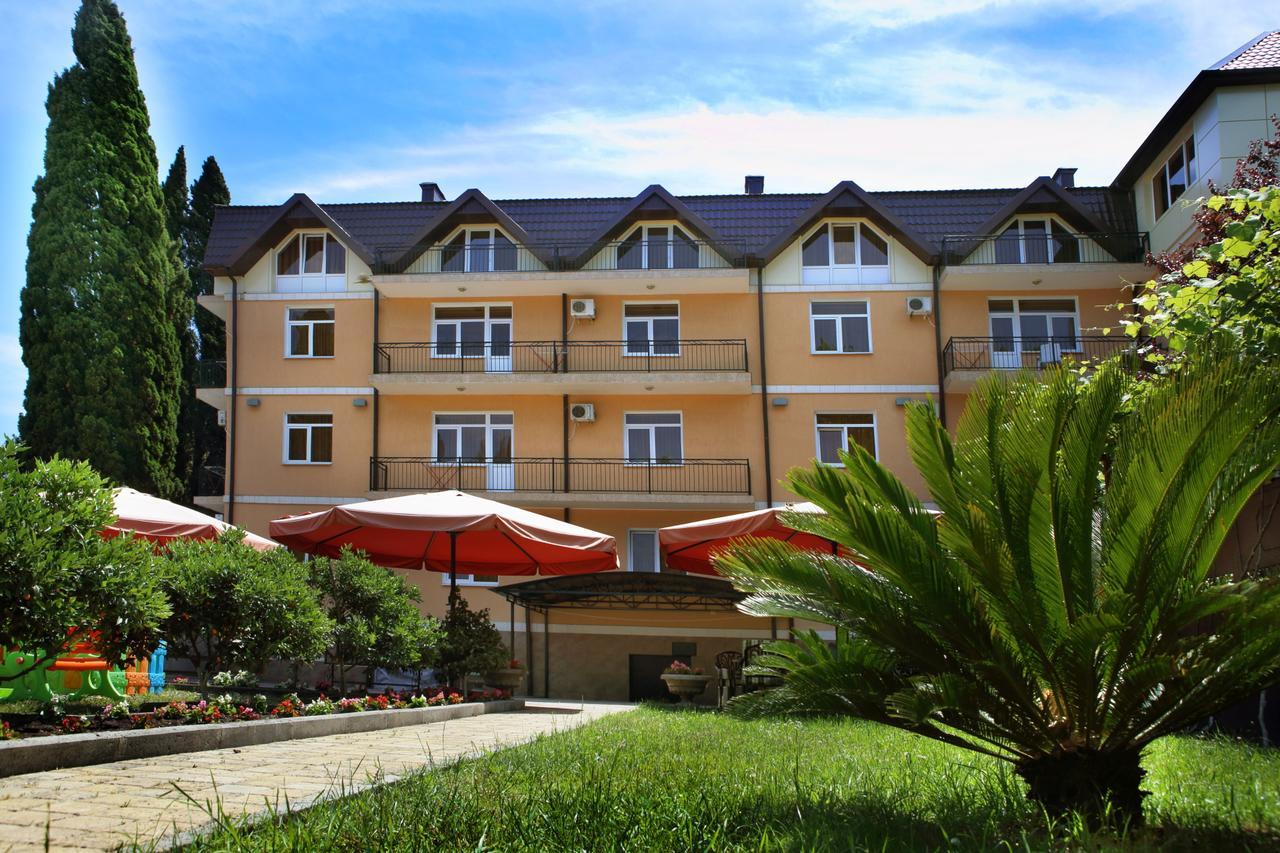 Hotel Kiparis Pizunda Bagian luar foto