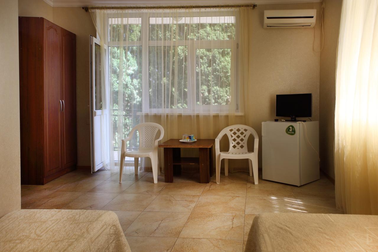 Hotel Kiparis Pizunda Bagian luar foto