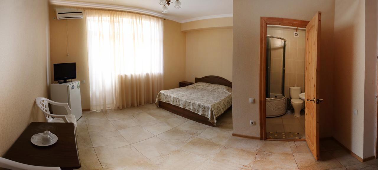 Hotel Kiparis Pizunda Bagian luar foto
