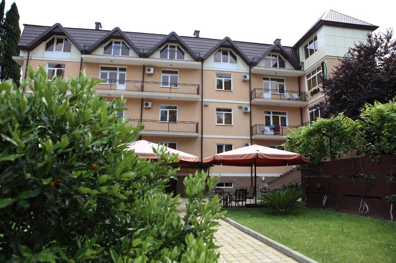 Hotel Kiparis Pizunda Bagian luar foto