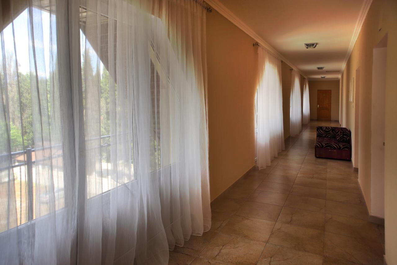 Hotel Kiparis Pizunda Bagian luar foto
