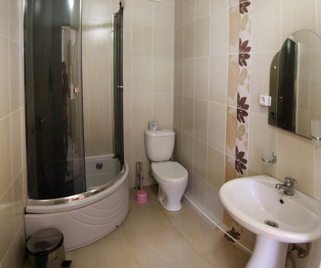 Hotel Kiparis Pizunda Bagian luar foto