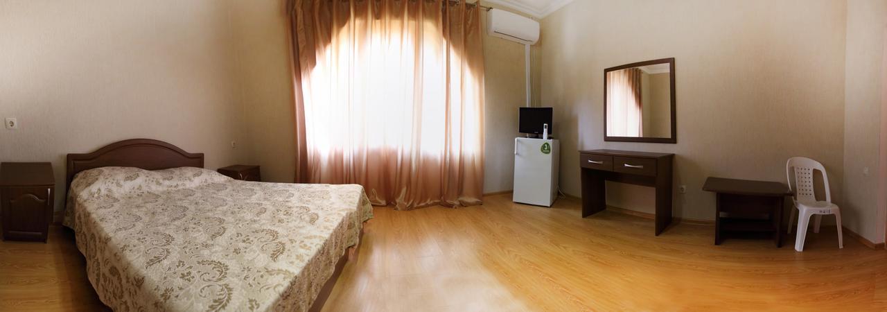 Hotel Kiparis Pizunda Bagian luar foto