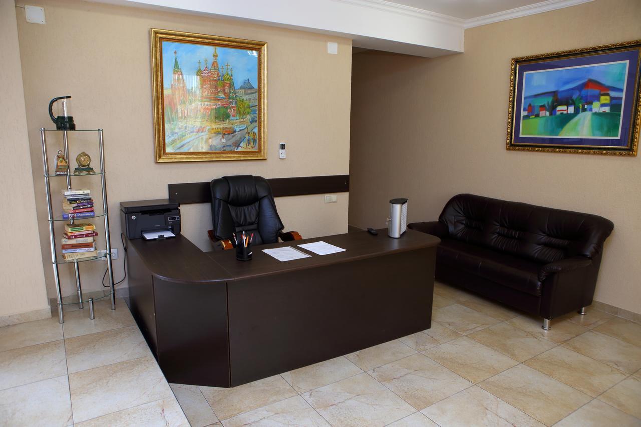 Hotel Kiparis Pizunda Bagian luar foto