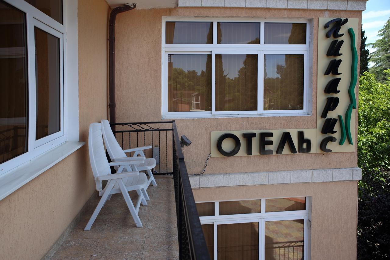 Hotel Kiparis Pizunda Bagian luar foto