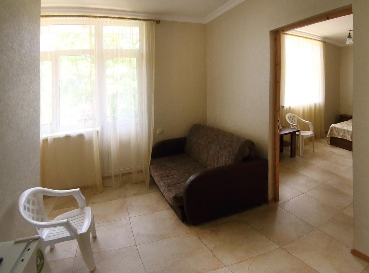 Hotel Kiparis Pizunda Bagian luar foto