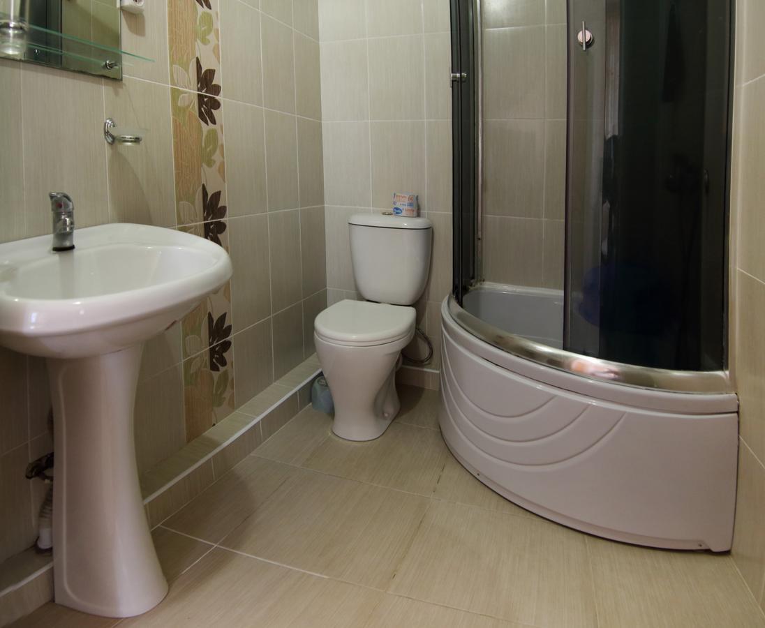 Hotel Kiparis Pizunda Bagian luar foto
